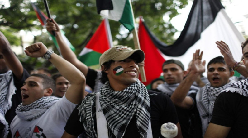 استطلاع رأي: الأردنيون يرفضون التعامل مع إسرائيل ويقفون بجانب "صواريخ المقاومة"